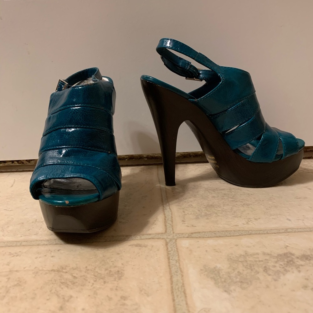 Blue Heels🛍